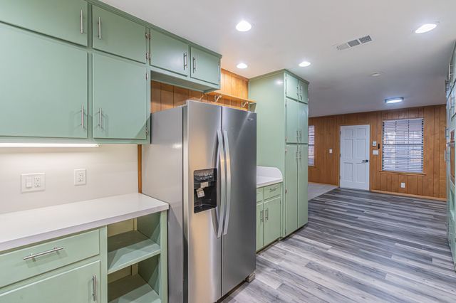 1061 Carnagie Road, Poolville, TX 76487