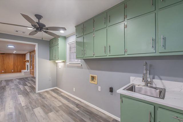 1061 Carnagie Road, Poolville, TX 76487