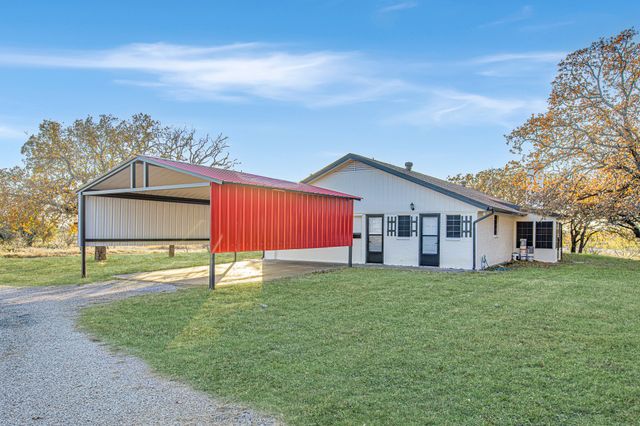1061 Carnagie Road, Poolville, TX 76487