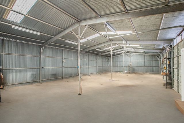 1061 Carnagie Road, Poolville, TX 76487