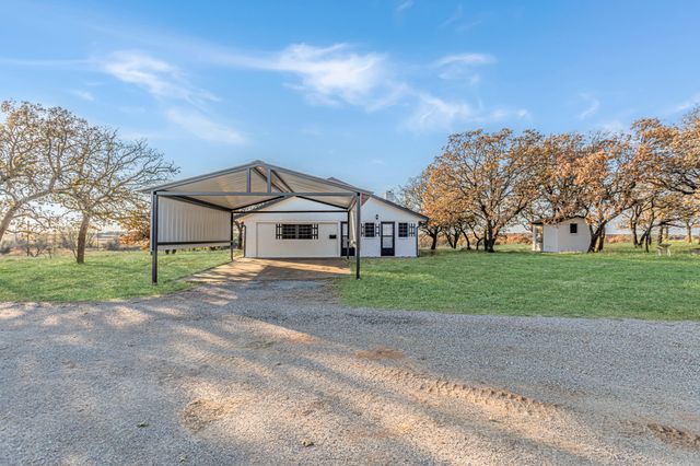 1061 Carnagie Road, Poolville, TX 76487