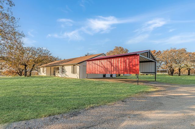 1061 Carnagie Road, Poolville, TX 76487