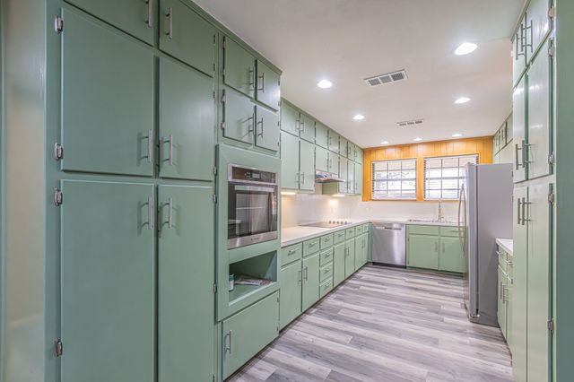 1061 Carnagie Road, Poolville, TX 76487