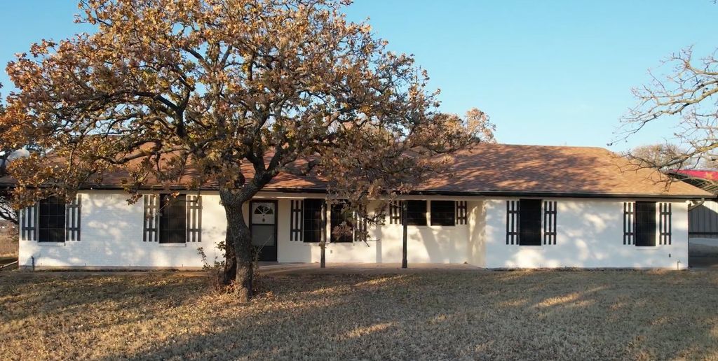 1061 Carnagie Road, Poolville, TX 76487