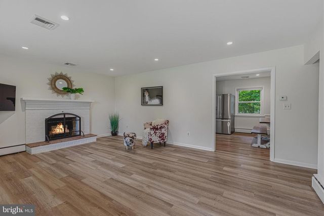 10316 SUNSET DR, Damascus, MD 20872