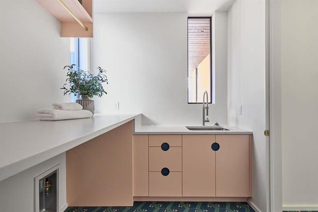 2305 Westoak DR, Austin, TX 78704