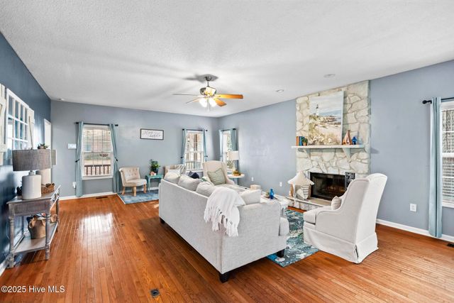 143 Shellbank Drive, Sneads Ferry, NC 28460