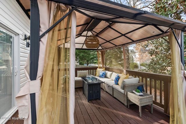 143 Shellbank Drive, Sneads Ferry, NC 28460