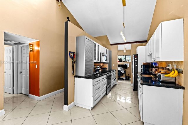 1709 NW 72nd Avenue 66, Plantation, FL 33313