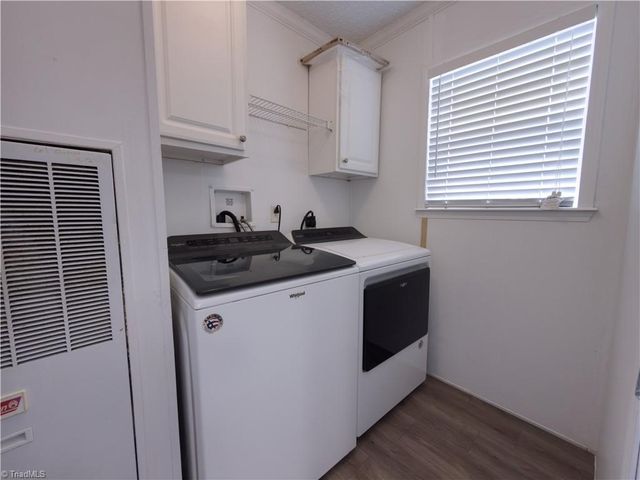 3084 Old US Highway 52 S, Pilot Mountain, NC 27041