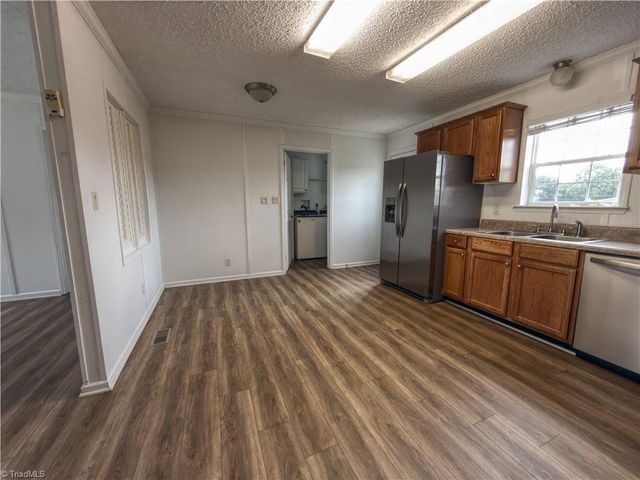 3084 Old US Highway 52 S, Pilot Mountain, NC 27041
