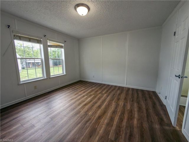 3084 Old US Highway 52 S, Pilot Mountain, NC 27041