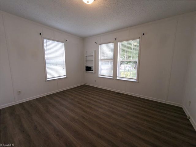 3084 Old US Highway 52 S, Pilot Mountain, NC 27041