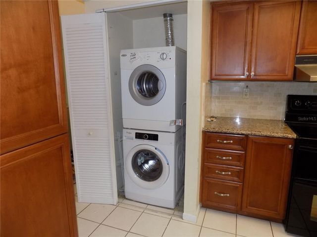 9663 86TH AVENUE 9663, Seminole, FL 33777