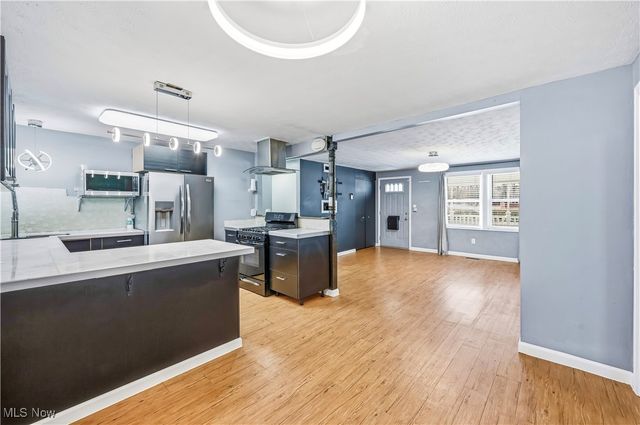 245 North Road, Niles, OH 44446