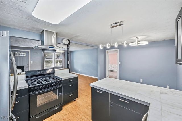 245 North Road, Niles, OH 44446