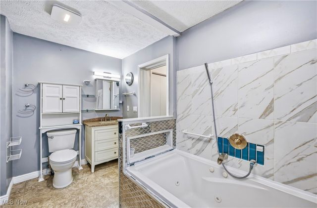 245 North Road, Niles, OH 44446