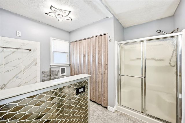 245 North Road, Niles, OH 44446