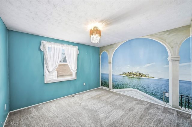 245 North Road, Niles, OH 44446