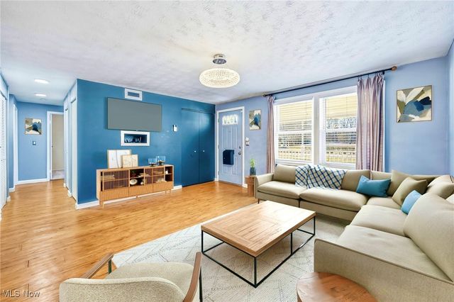 245 North Road, Niles, OH 44446