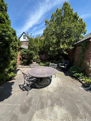 2603 168th Street, Flushing, NY 11358