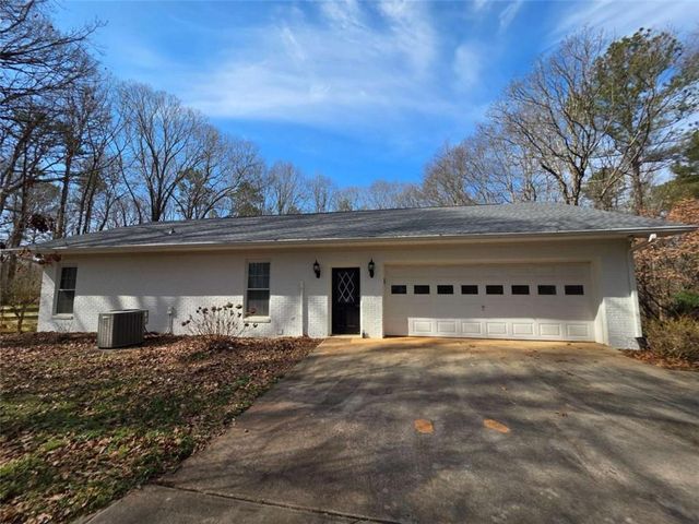 406 Hidden Lakes Trail, Jefferson, GA 30549