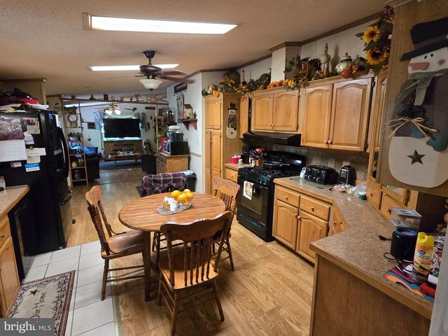 203 HIGH POINT LN, Coatesville, PA 19320