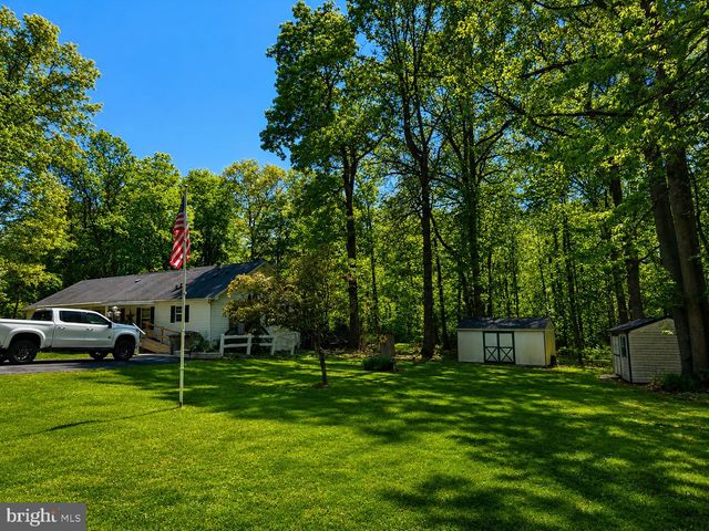 203 HIGH POINT LN, Coatesville, PA 19320