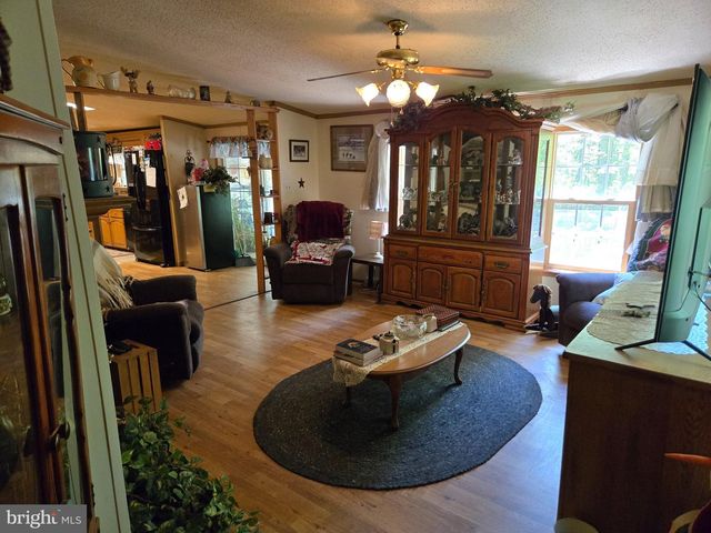 203 HIGH POINT LN, Coatesville, PA 19320