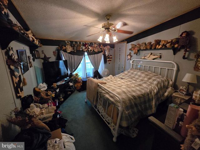 203 HIGH POINT LN, Coatesville, PA 19320