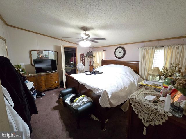 203 HIGH POINT LN, Coatesville, PA 19320