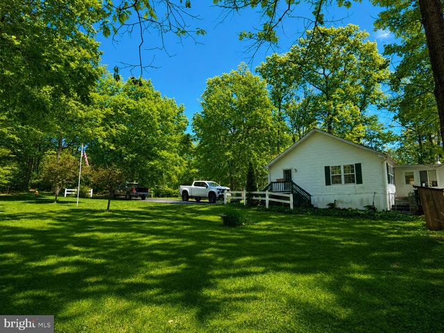 203 HIGH POINT LN, Coatesville, PA 19320