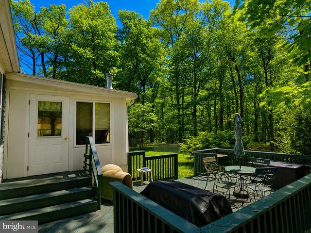 203 HIGH POINT LN, Coatesville, PA 19320