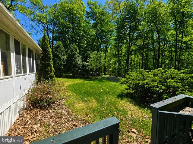 203 HIGH POINT LN, Coatesville, PA 19320