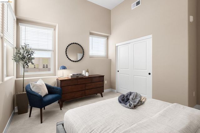 28924 Parkridge Loop 103, Hayward, CA 94544