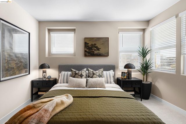 28924 Parkridge Loop 103, Hayward, CA 94544