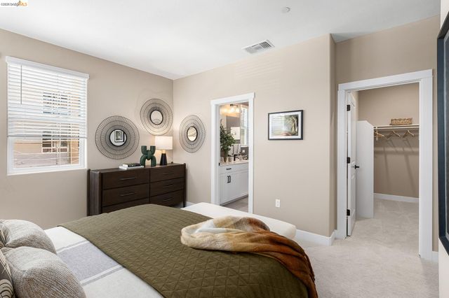 28924 Parkridge Loop 103, Hayward, CA 94544