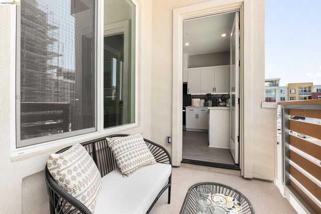 28924 Parkridge Loop 103, Hayward, CA 94544