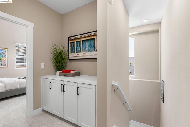 28924 Parkridge Loop 103, Hayward, CA 94544