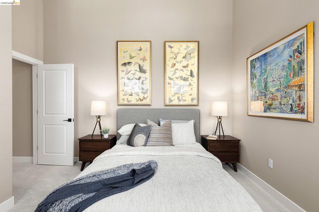 28924 Parkridge Loop 103, Hayward, CA 94544