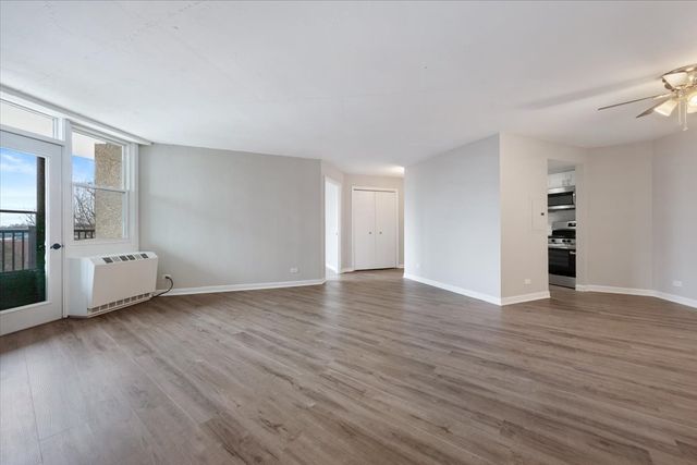 1 Renaissance Place 409, Palatine, IL 60067