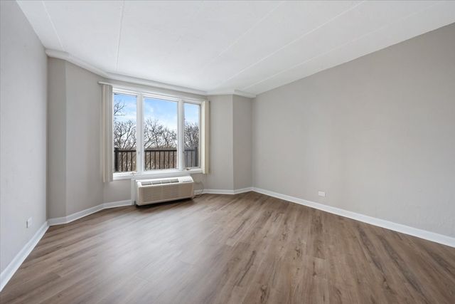 1 Renaissance Place 409, Palatine, IL 60067