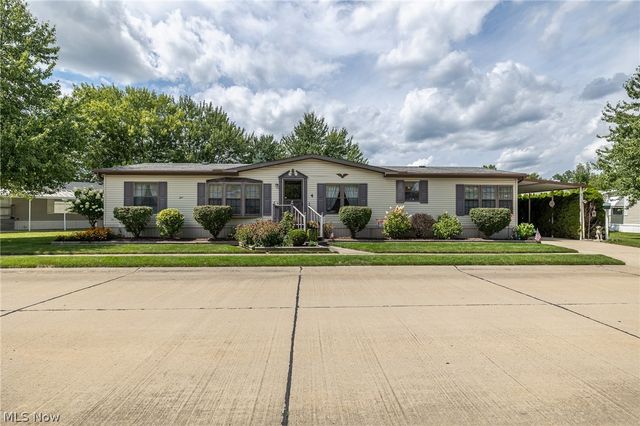 4 Symphony Street, Olmsted Twp, OH 44138