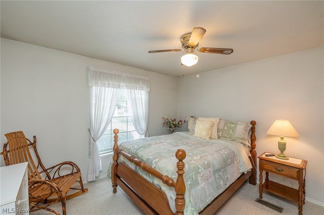 4 Symphony Street, Olmsted Twp, OH 44138