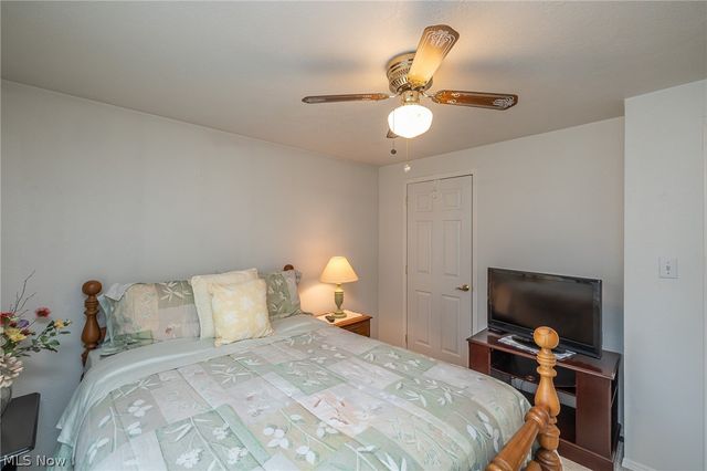 4 Symphony Street, Olmsted Twp, OH 44138