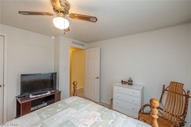 4 Symphony Street, Olmsted Twp, OH 44138