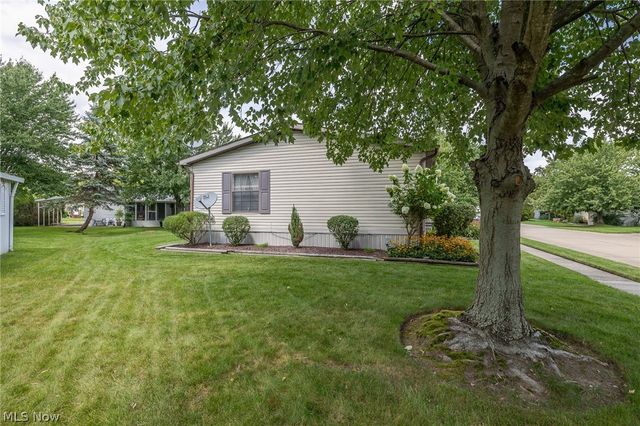 4 Symphony Street, Olmsted Twp, OH 44138