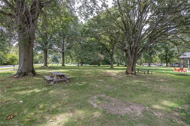 4 Symphony Street, Olmsted Twp, OH 44138