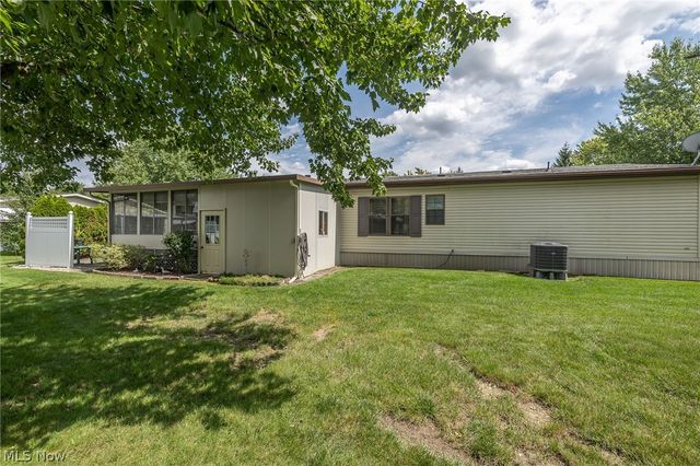 4 Symphony Street, Olmsted Twp, OH 44138