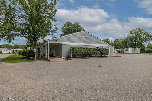 4 Symphony Street, Olmsted Twp, OH 44138